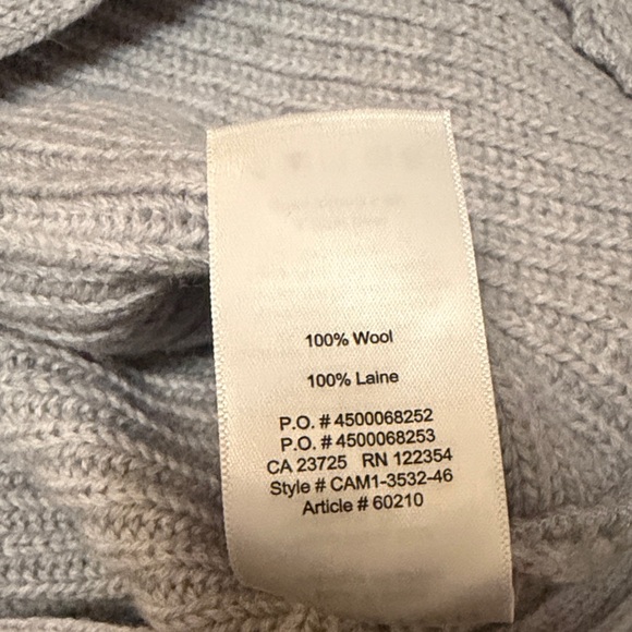 Wilfred Light Gray V-Neck Wool Sweater - Picture 4 of 5